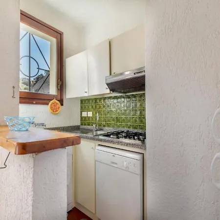 Apartment With Sea View And Great Roof Terrace *